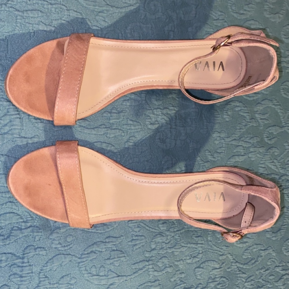 Regular Heels brand VIVA